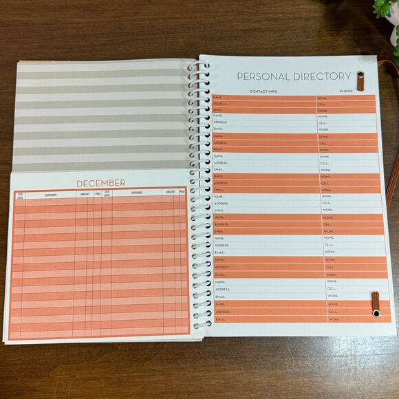 Home Finance and Bill Organizer with Pockets Monthly Budget Planner Tracker - Picture 4 of 5